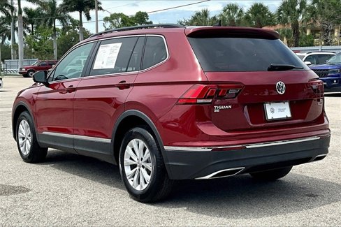 Used 2018 Volkswagen Tiguan SE w/ Panoramic Sunroof Package image 7