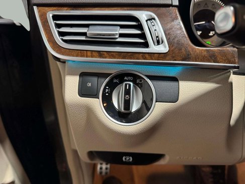 Used 2015 Mercedes-Benz E 350 4MATIC Sedan image 11