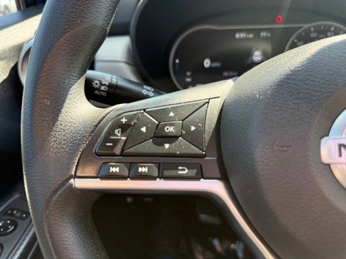 Used 2021 Nissan Versa SV image 17