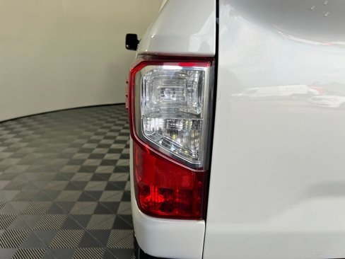 Used 2017 Nissan Titan PRO-4X image 28