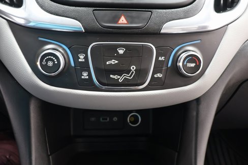 Used 2019 Chevrolet Equinox LS w/ LS Convenience Package image 9
