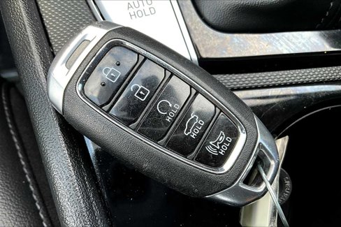 Used 2023 Hyundai Elantra Limited image 14