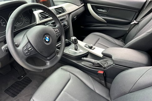 Used 2015 BMW 320i Sedan image 4