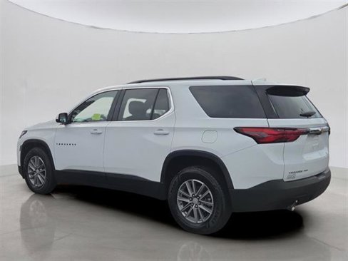 Used 2023 Chevrolet Traverse LT w/ Rear Camera Mirror Package image 29