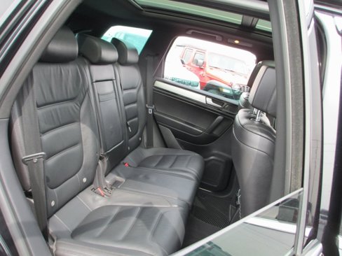 Used 2014 Volkswagen Touareg VR6 image 20