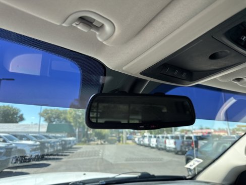 Used 2015 RAM 3500 SLT w/ Luxury Group image 19