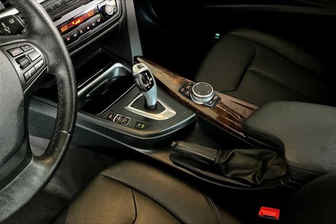 Used 2015 BMW 320i Sedan image 16