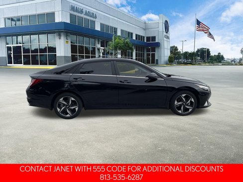 Used 2023 Hyundai Elantra Limited image 3