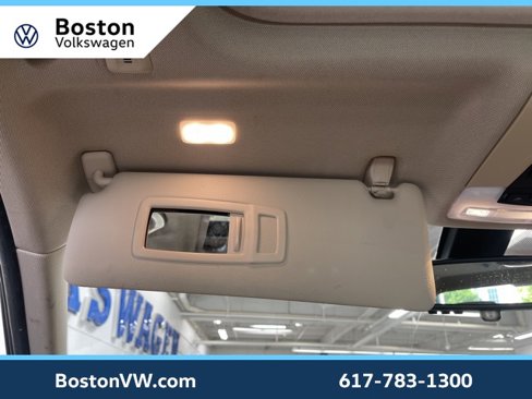 Used 2018 BMW 320i xDrive Sedan w/ Convenience Package image 19