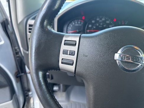 Used 2004 Nissan Titan SE w/ (OF1) SE Off-Road Pkg image 11