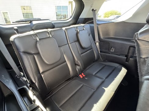 Used 2021 Ford Explorer XLT w/ Equipment Group 202A image 36