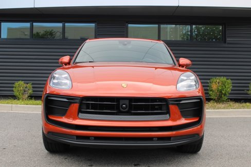 Certified 2024 Porsche Macan image 10