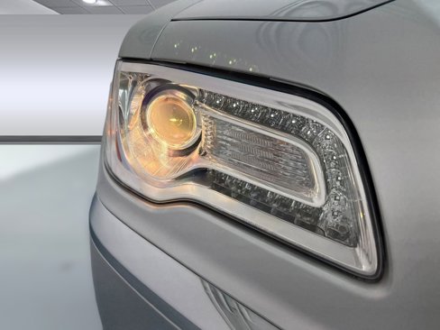 Used 2011 Chrysler 300 Limited image 10