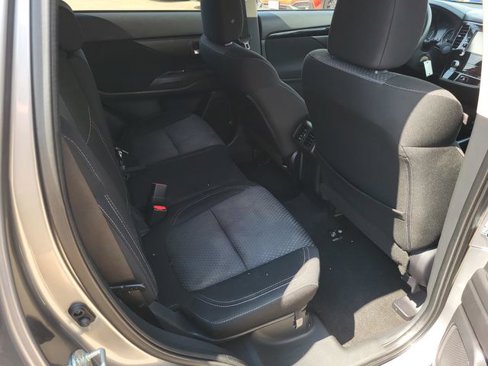 Used 2020 Mitsubishi Outlander SE image 13