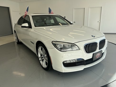 Used 2014 BMW 750Li xDrive image 1