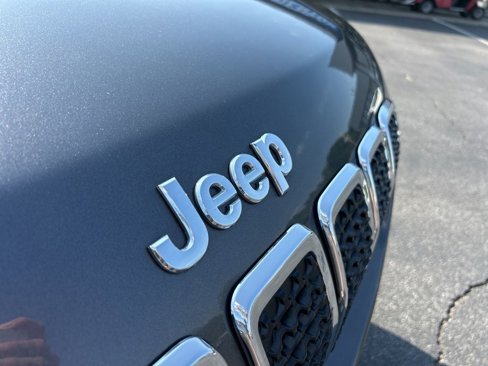 Used 2019 Jeep Cherokee Limited image 10