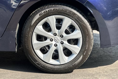 Used 2022 Toyota Corolla LE image 23