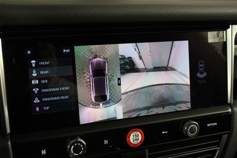 Certified 2025 Porsche Macan image 17