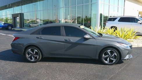 Certified 2023 Hyundai Elantra SEL w/ Convenience Package image 19