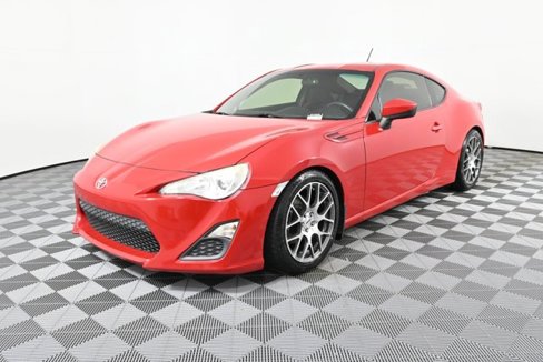 Used 2013 Scion FR-S image 2