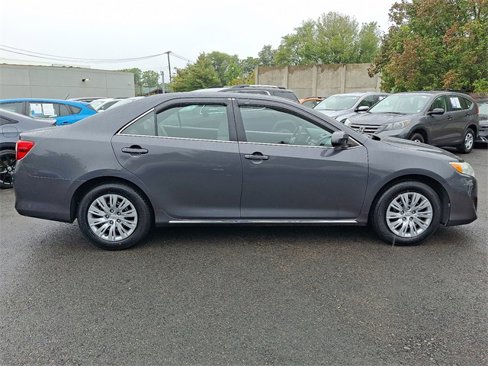 Used 2012 Toyota Camry image 7
