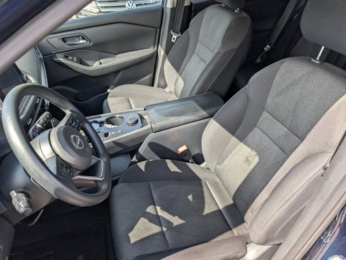 Used 2024 Nissan Rogue SV image 10