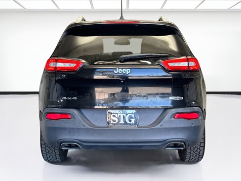 Used 2018 Jeep Cherokee Latitude Plus image 5