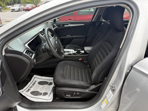 Used 2014 Ford Fusion SE image 9