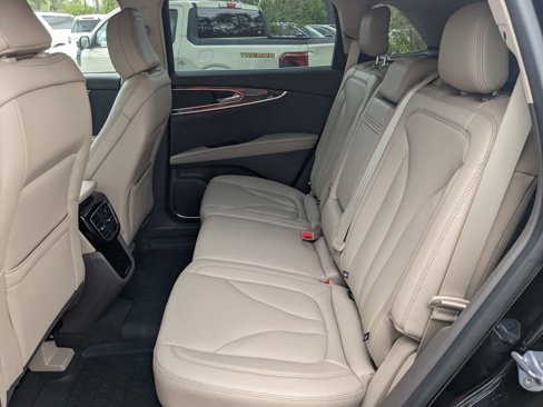Certified 2023 Lincoln Nautilus AWD w/ Premium Package image 13
