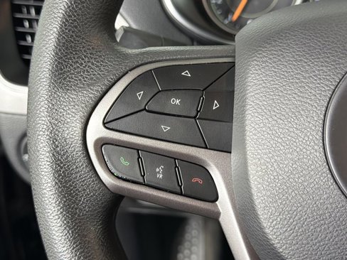 Used 2020 Jeep Cherokee Latitude image 23