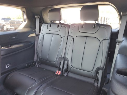 New 2025 Jeep Grand Cherokee L Limited w/ Black Appearance Package image 9