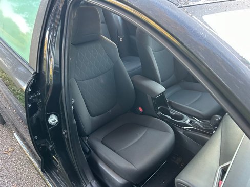 Used 2021 Toyota Corolla LE image 15