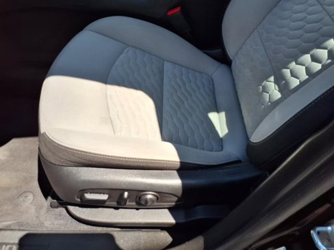 Used 2020 Chevrolet Equinox LS image 10