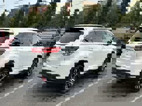 Used 2019 Toyota Highlander LE image 22