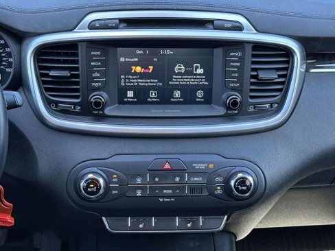 Used 2018 Kia Sorento LX image 11