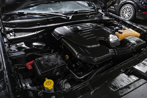 Used 2015 Dodge Challenger SXT image 37