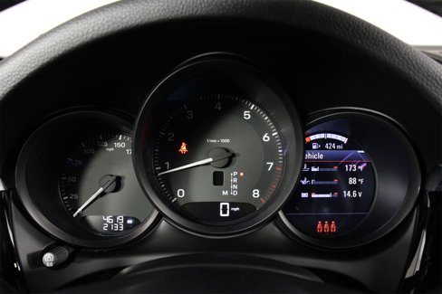 Used 2025 Porsche Macan image 16