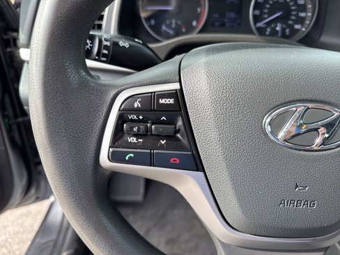 Used 2018 Hyundai Elantra SE image 40