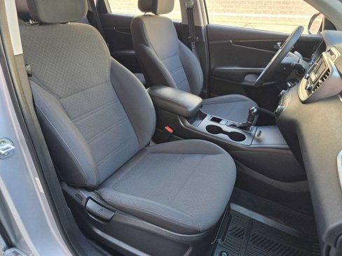 Used 2016 Kia Sorento LX image 5