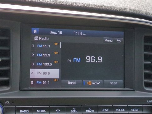Used 2019 Hyundai Elantra SEL image 18
