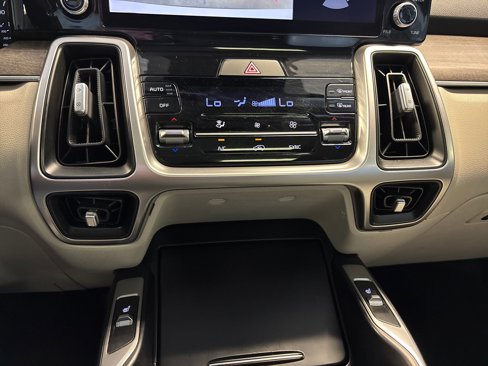 Used 2021 Kia Sorento EX w/ EX AWD X-Line Package image 35