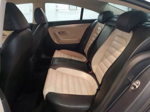 Used 2010 Volkswagen CC Luxury image 26