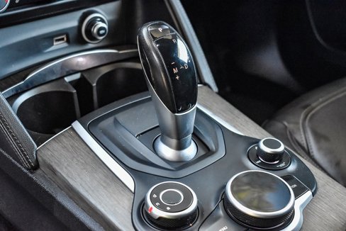 Used 2018 Alfa Romeo Stelvio Ti image 18