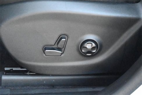 Used 2018 Jeep Cherokee Limited image 24