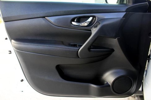Used 2020 Nissan Rogue SV image 10