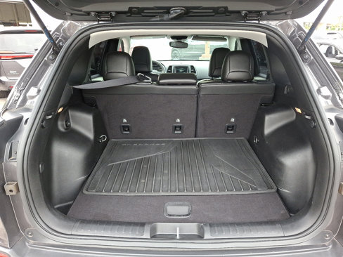 Used 2021 Jeep Cherokee Latitude Plus image 29