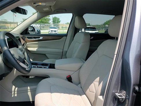 Used 2024 Volkswagen Atlas SE image 10
