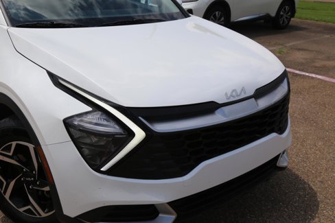 Used 2023 Kia Sportage LX image 12