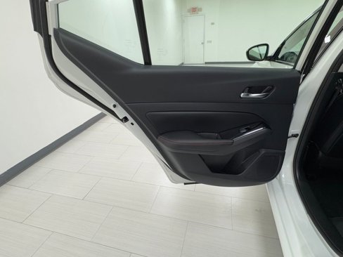Used 2023 Nissan Altima 2.5 SR image 11