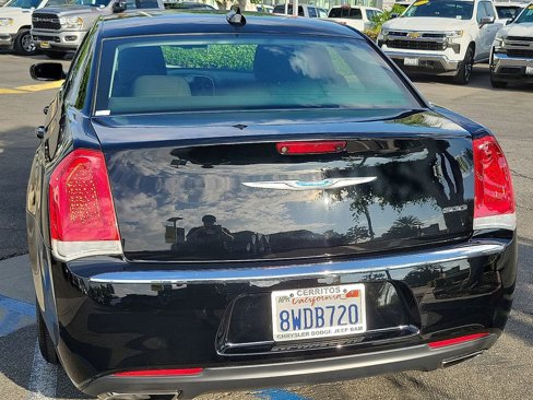 Used 2021 Chrysler 300 Touring image 21